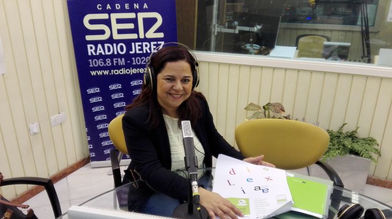 Aurora Alcántara, presidente de la Asociación Dislexia Cádiz, en Radio Jerez Aurora Alcántara, presidente de la Asociación Dislexia Cádiz, en Radio Jerez