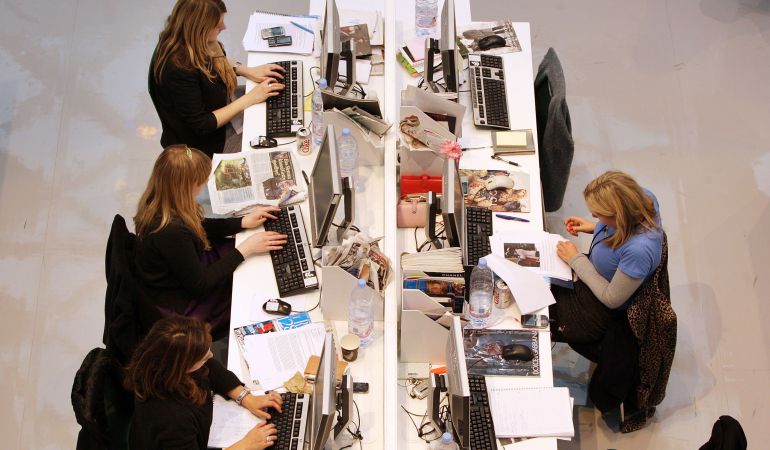 Mujeres en sus puestos de trabajo Mujeres en sus puestos de trabajo