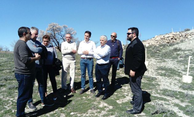 Representantes políticos de Ciudadanos y del Ayuntamiento de Orce visitando los yacimientos arqueológicos y paleontológicos de la localidad Representantes políticos de Ciudadanos y del Ayuntamiento de Orce visitando los yacimientos arqueológicos y paleontológicos de la localidad