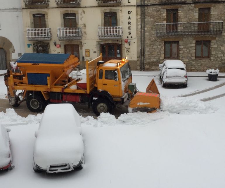 Imagen de las calles nevadas de Ares del Maestre