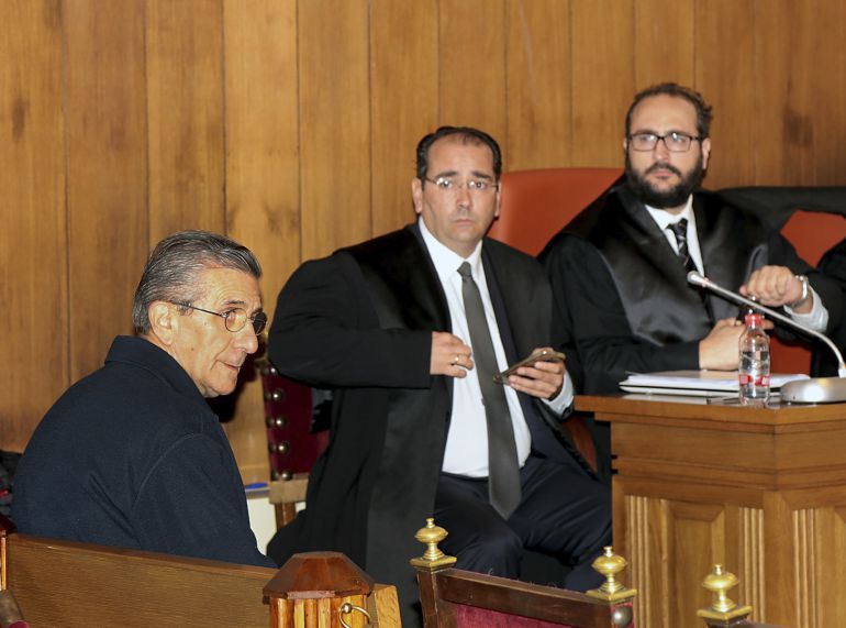 El padre Román, único procesado en el caso conocido como Romanones, en la Audiencia de Granada El padre Román, único procesado en el caso conocido como Romanones, en la Audiencia de Granada