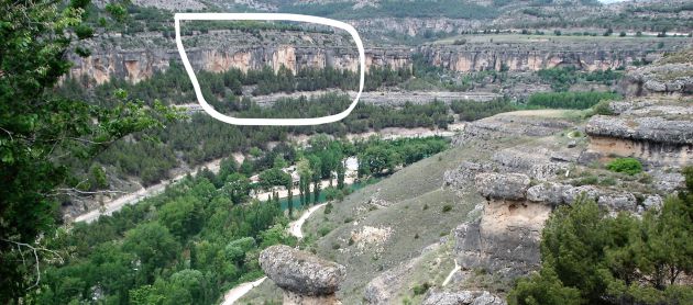 En blanco el lugar del que se desprendieron los rocas. En blanco el lugar del que se desprendieron los rocas.