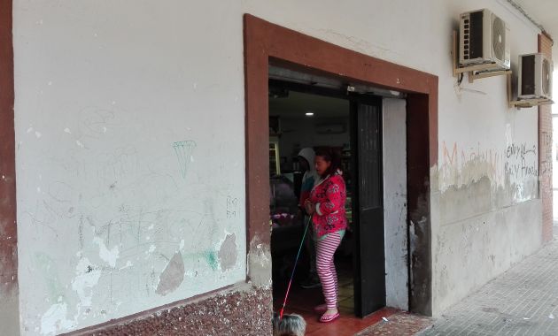 Una de las tiendas del barrio. Una de las tiendas del barrio.