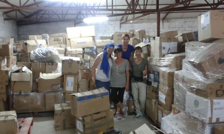 La presidenta del Ateneo, Ángeles Velado, compartiendo la experiencia de los refugiados en Grecia La presidenta del Ateneo, Ángeles Velado, compartiendo la experiencia de los refugiados en Grecia
