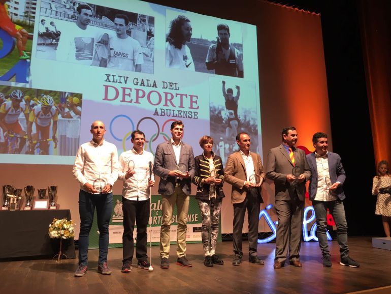 La Asociación Abulense de la Prensa Deportiva homenajeó a los olímpicos abulenses La Asociación Abulense de la Prensa Deportiva homenajeó a los olímpicos abulenses