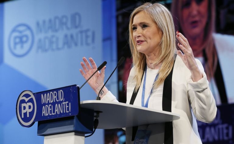 La presidenta de la Comunidad de Madrid, Cristina Cifuentes, durante su intervención en la segunda jornada del XVI Congreso del PP de Madrid. La presidenta de la Comunidad de Madrid, Cristina Cifuentes, durante su intervención en la segunda jornada del XVI Congreso del PP de Madrid.