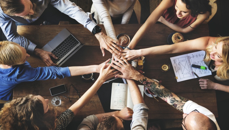 Una política para los jóvenes hecha por jóvenes Una política para los jóvenes hecha por jóvenes