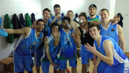 Los jugadores celebran una de las últimas victorias en la LEB Plata Los jugadores celebran una de las últimas victorias en la LEB Plata