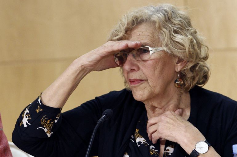 MADRID, 15-03-17.- La alcaldesa de Madrid, Manuela Carmena, durante la rueda de prensa en la que ha anunciado que releva de sus funciones a la concejal de Area de Cultura y Deporte del Ayuntamiento, Celia Mayer, que a partir de ahora se ocupará del Area de Igualdad. EFE-Fernando Alvarado
MADRID, 15-03-17.- La alcaldesa de Madrid, Manuela Carmena, durante la rueda de prensa en la que ha anunciado que releva de sus funciones a la concejal de Area de Cultura y Deporte del Ayuntamiento, Celia Mayer, que a partir de ahora se ocupará del Area de Igualdad. EFE-Fernando Alvarado