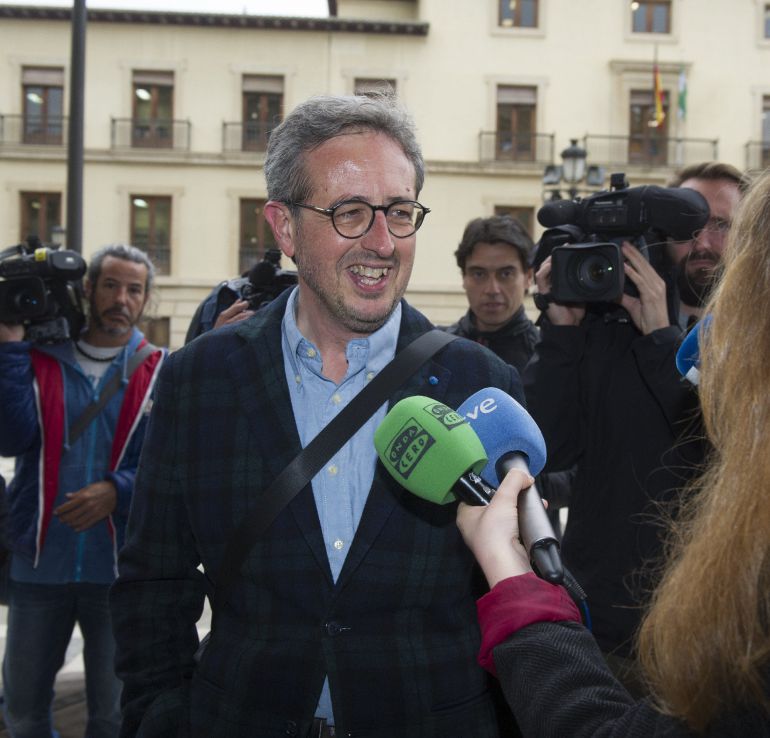El fiscal Francisco Hernández del caso Romanones a su llegada a la Audiencia de Granada el último día del juicio El fiscal Francisco Hernández del caso Romanones a su llegada a la Audiencia de Granada el último día del juicio