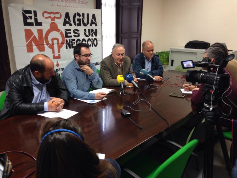 Imagen de la rueda de prensa de la Coordinadora en defensa del agua pública en Jerez Imagen de la rueda de prensa de la Coordinadora en defensa del agua pública en Jerez