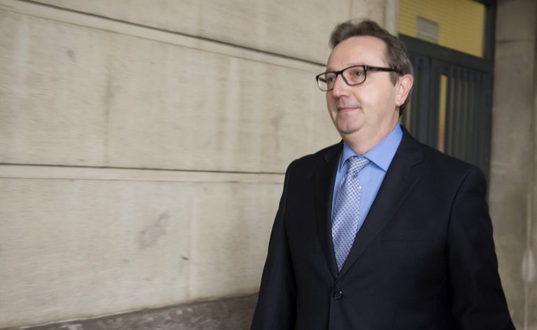 El exconsejero de Empleo andaluz Manuel Recio, a su llegada para declarar hoy como investigado ante la juez maría Núñez Bolaños en la pieza de los cursos de formación de Ángel Ojeda El exconsejero de Empleo andaluz Manuel Recio, a su llegada para declarar hoy como investigado ante la juez maría Núñez Bolaños en la pieza de los cursos de formación de Ángel Ojeda