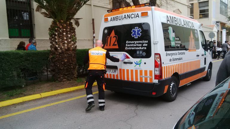 La actividad sanitaria y los servicios de Urgencias ya han vuelto a la normalidad en el San Pedro de Alcántara. La actividad sanitaria y los servicios de Urgencias ya han vuelto a la normalidad en el San Pedro de Alcántara.