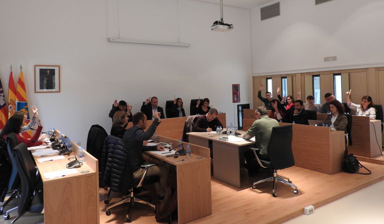 El momento de la votación en el pleno El momento de la votación en el pleno