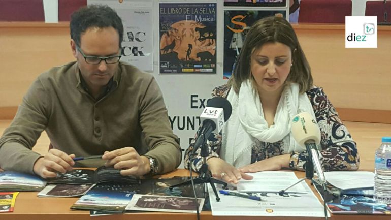 La alcaldesa presenta la programación cultural de primavera en Peal de Becerro La alcaldesa presenta la programación cultural de primavera en Peal de Becerro