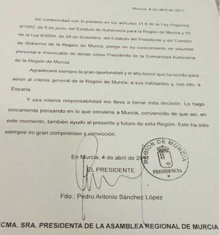 Esta la carta de dimisión que Pedro Antonio Sánchez le ha presentado a la presidenta de la Asamblea Regional, Rosa Peñalver Esta la carta de dimisión que Pedro Antonio Sánchez le ha presentado a la presidenta de la Asamblea Regional, Rosa Peñalver