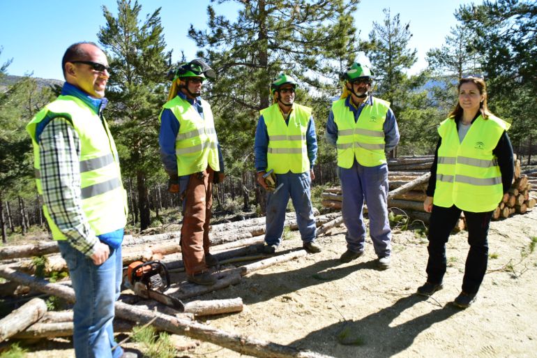 Visita de la delegada territorial de Medio Ambiente en Granada, Inmaculada Oria, a los trabajos preventivos contra incendios en la Sierra de Baza Visita de la delegada territorial de Medio Ambiente en Granada, Inmaculada Oria, a los trabajos preventivos contra incendios en la Sierra de Baza