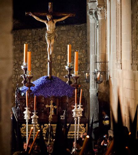 Cristo de la Misericordia en su estación de penitencia del Lunes Santo Cristo de la Misericordia en su estación de penitencia del Lunes Santo