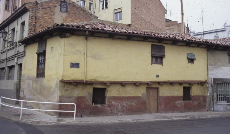 Una de las casas antiguas de León, ubicada en la carretera de Los Cubos Una de las casas antiguas de León, ubicada en la carretera de Los Cubos