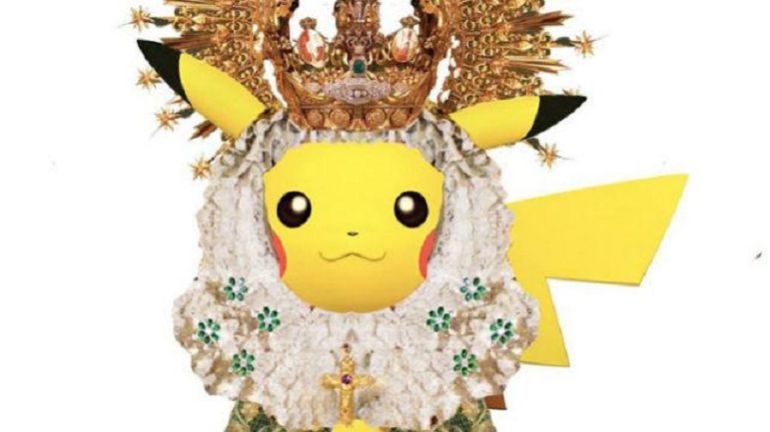 Irreverente imagen de Pikachu ataviado con la corona y las mariquillas de La Macarena Irreverente imagen de Pikachu ataviado con la corona y las mariquillas de La Macarena