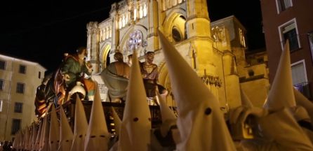 El audiovisual dedica un capítulo a cada procesión. El audiovisual dedica un capítulo a cada procesión.