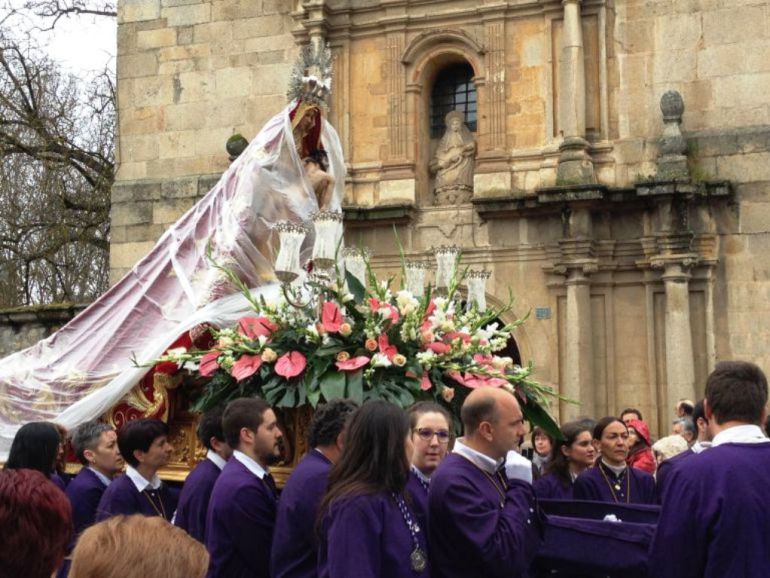Imagen de la procesión del Lunes de Pascua de Cacabelos Imagen de la procesión del Lunes de Pascua de Cacabelos