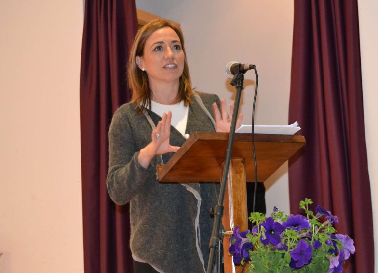 La ex ministra de Defensa Carme Chacón durante la charla coloquio que impartió en El Robledo, el pasado 23 de marzo, una de su últimas visitas a Castilla La Mancha. La ex ministra de Defensa Carme Chacón durante la charla coloquio que impartió en El Robledo, el pasado 23 de marzo, una de su últimas visitas a Castilla La Mancha.