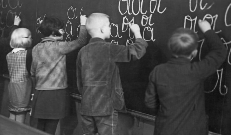 El dequeísmo es un error frecuente en nuestra conversaciones El dequeísmo es un error frecuente en nuestra conversaciones