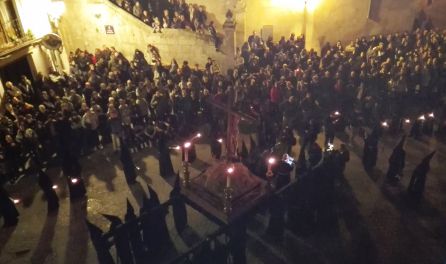 El cortejo escuchó la tercera prédica en San Felipe Neri El cortejo escuchó la tercera prédica en San Felipe Neri