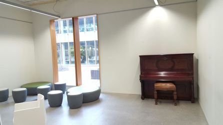 Piano instalado en el Centro Carlos Santamaría de la UPV Piano instalado en el Centro Carlos Santamaría de la UPV