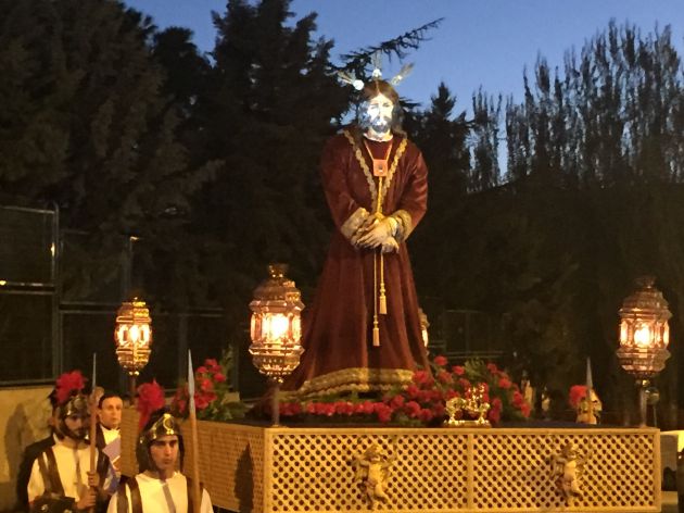La imagen de Jesús Cautivo recorre las calles del barrio de San José. La imagen de Jesús Cautivo recorre las calles del barrio de San José.