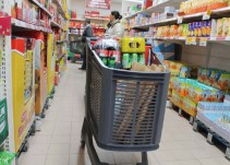 Los precios bajan en marzo, según el IPC