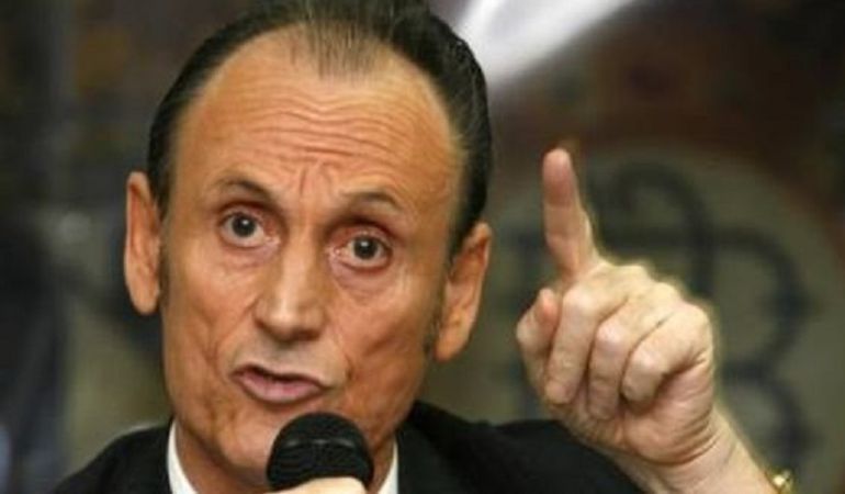 Lopera denuncia el pacto entre el Betis y Oliver Lopera denuncia el pacto entre el Betis y Oliver