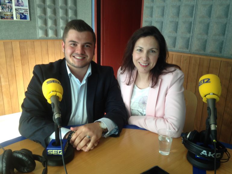 Carlos Tur y Elvira Ramón, en los estudios de Radio Ibiza SER Carlos Tur y Elvira Ramón, en los estudios de Radio Ibiza SER