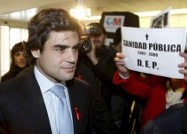 El exconsejero Güemes defiende su gestión ante las críticas de la oposición