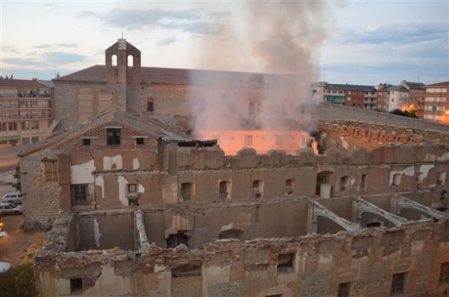 Incendio en el Convento de Las Gordillas (Ávila) Incendio en el Convento de Las Gordillas (Ávila)