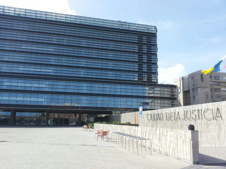 Eustasio López niega cualquier vínculo con una trama de prostitución de menores Eustasio López niega cualquier vínculo con una trama de prostitución de menores