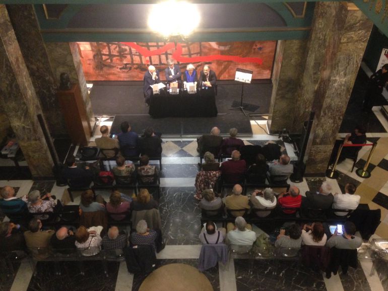 Los relatos inéditos se han presentado este miércoles en el hall del Teatro Principal Los relatos inéditos se han presentado este miércoles en el hall del Teatro Principal
