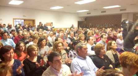 Más de 200 personas han llenado la Casa del Pueblo Más de 200 personas han llenado la Casa del Pueblo