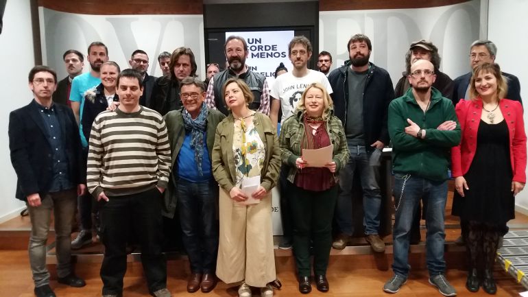 Músicos, hosteleros, vecinos y Ayuntamiento; todos a una en defensa de la música en vivo en los locales de Asturias Músicos, hosteleros, vecinos y Ayuntamiento; todos a una en defensa de la música en vivo en los locales de Asturias