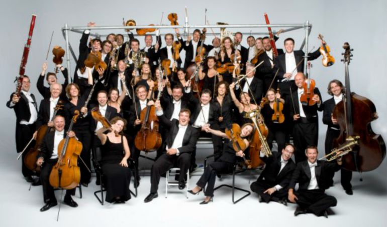 Fotografía de los músicos de la obra maestra sinfónico-lírica de fuerte contenido espiritual del maestro de Pesaro, dirigida por el director referencia en Rossini. Fotografía de los músicos de la obra maestra sinfónico-lírica de fuerte contenido espiritual del maestro de Pesaro, dirigida por el director referencia en Rossini.