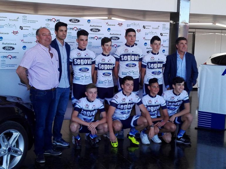 Equipo ciclista cadete 53 x 13 IMD Segovia Ford Equipo ciclista cadete 53 x 13 IMD Segovia Ford