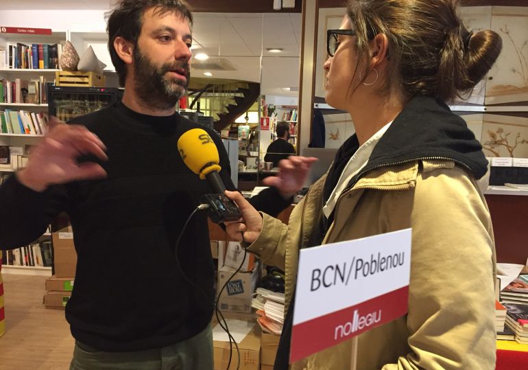 Mazoni busca la llum amb una guitarra i la seva veu Mazoni busca la llum amb una guitarra i la seva veu