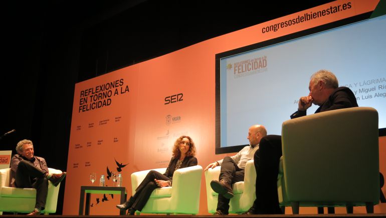 Miguel Ríos, Ana Belén, Luis Alegre y Víctor Manuel en el Congreso del Bienestar de Vejer Miguel Ríos, Ana Belén, Luis Alegre y Víctor Manuel en el Congreso del Bienestar de Vejer