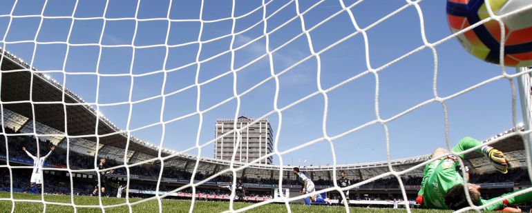 El jugador de la Real Sociedad Willian José marca gol ante el Deportivo El jugador de la Real Sociedad Willian José marca gol ante el Deportivo