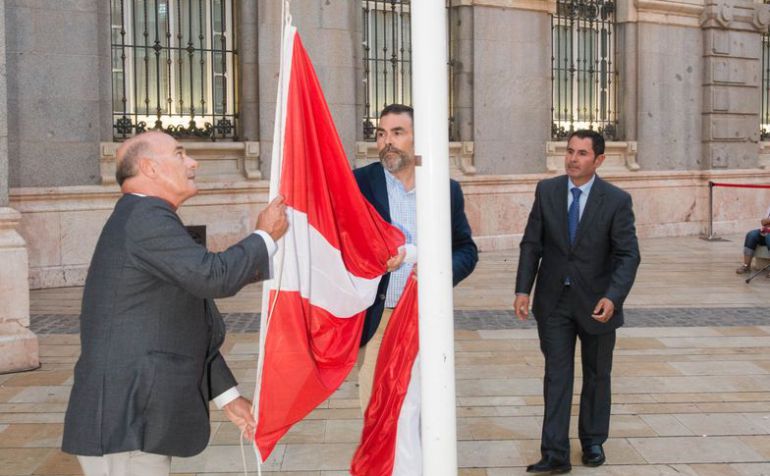 La bandera de la Provincia Marítima de Cartagena no ondeará más en el Palacio Consistorial: La bandera de la Provincia Marítima no ondeará más en el Palacio Consistorial La bandera de la Provincia Marítima de Cartagena no ondeará más en el Palacio Consistorial: La bandera de la Provincia Marítima no ondeará más en el Palacio Consistorial