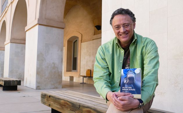 Miguel Angel Ortiz y Luis Leante ganan el Premio Mandarache y Hache de fomento de la lectura Miguel Angel Ortiz y Luis Leante ganan el Premio Mandarache y Hache de fomento de la lectura