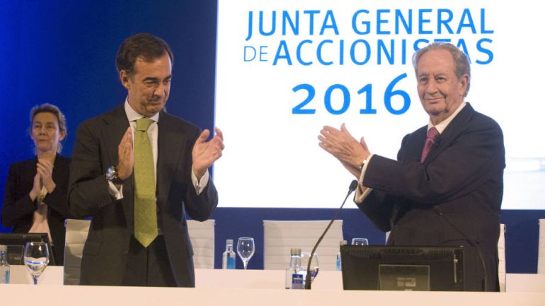 Juan Miguel Villar Mir y su hijo Juan Villar Mir de Fuentes, actual presidente de OHL Juan Miguel Villar Mir y su hijo Juan Villar Mir de Fuentes, actual presidente de OHL
