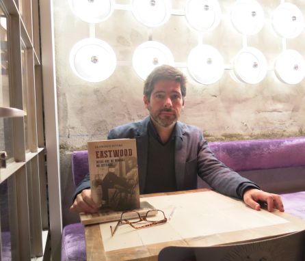 Francisco Reyero, con su libro Desde que mi nombre me defiende Francisco Reyero, con su libro Desde que mi nombre me defiende