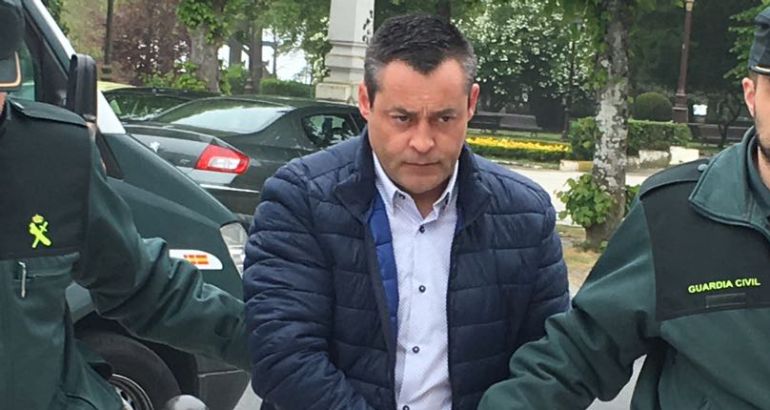 Antonio Fernández Fente, a su llegada a los juzgados Antonio Fernández Fente, a su llegada a los juzgados